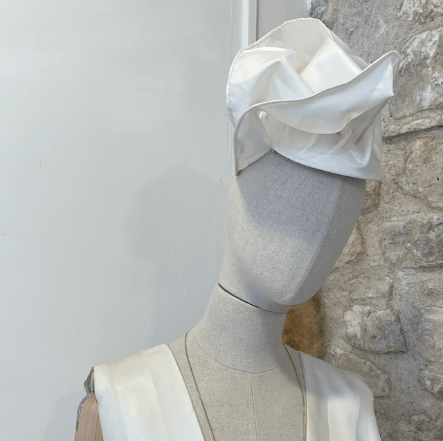 VESPER II / White