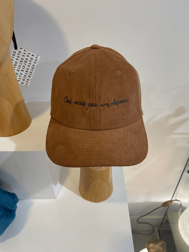 MAGRITTE / Whiskey brown